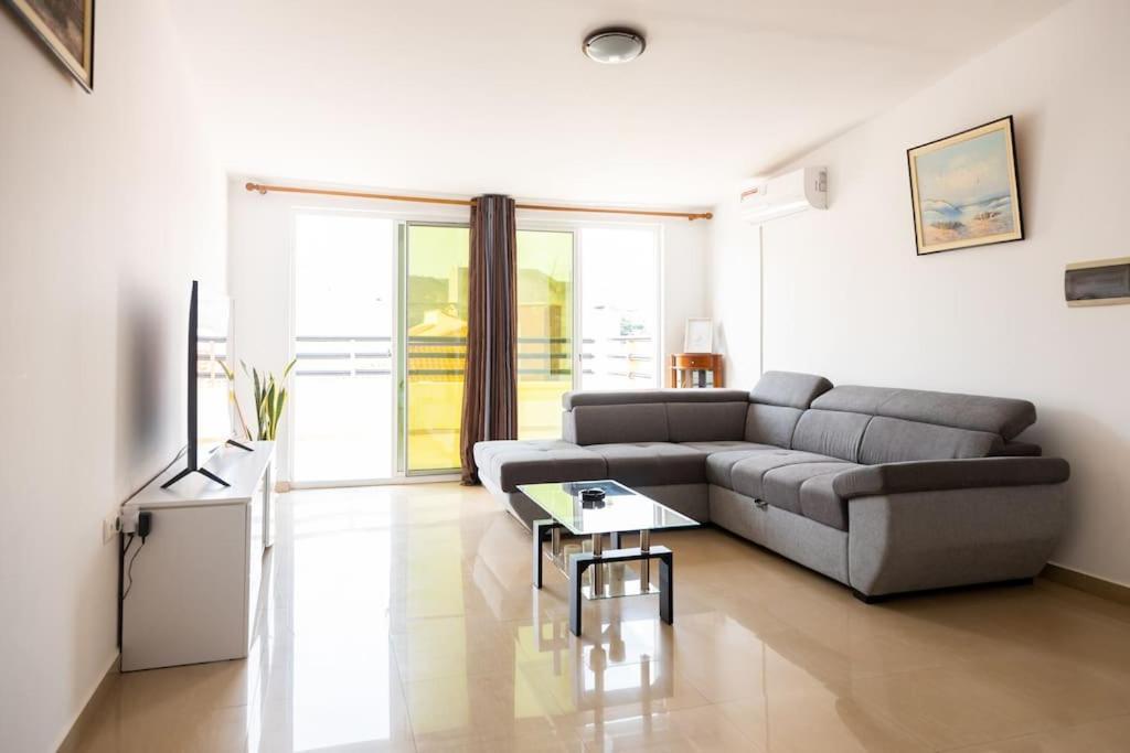 3 Bedroom Apt, Free Wifi & Ac, Cidadela - Lcgr Praia Buitenkant foto